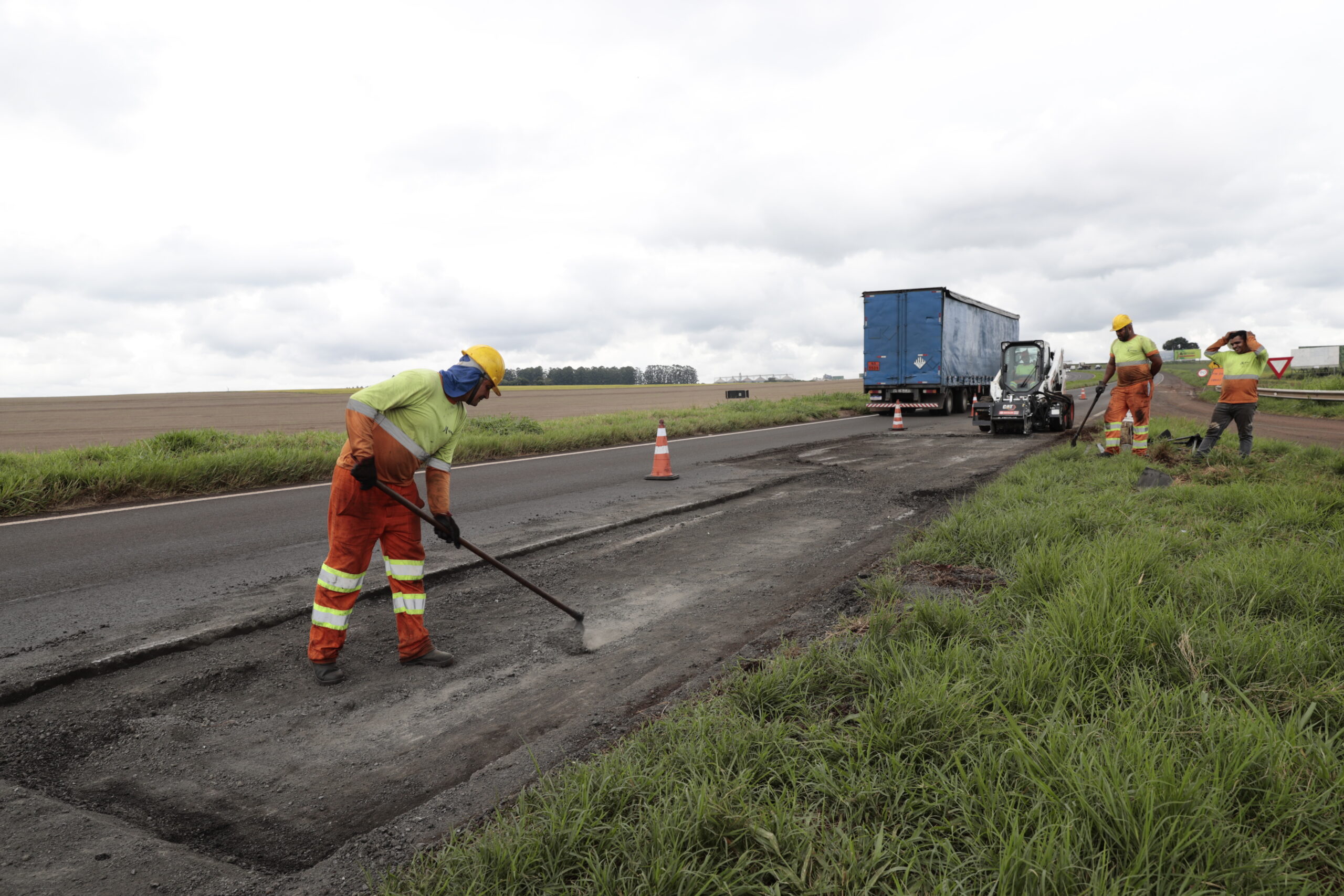Confira a programação de melhorias nas rodovias da EPR Paraná nesta terça (19)