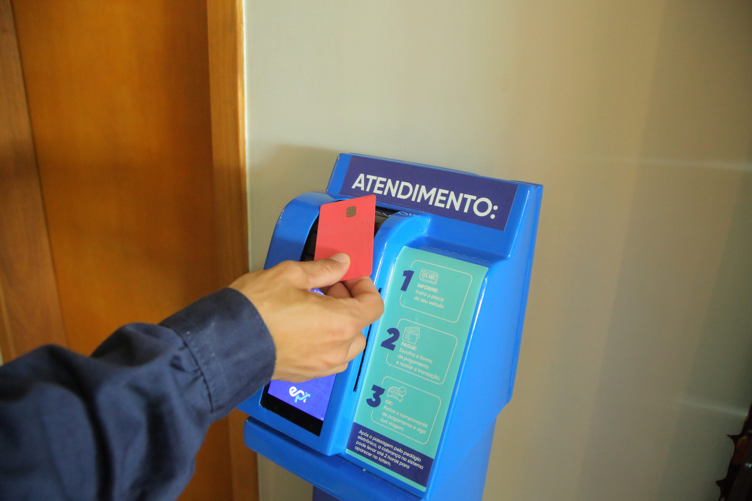 EPR Paraná amplia rede de pagamento do pedágio eletrônico com totens em comércios parceiros