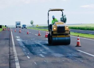 Obras nas rodovias nesta sexta (22): EPR Paraná avança com frentes de trabalho na PR-323, BR-369 e BR-376