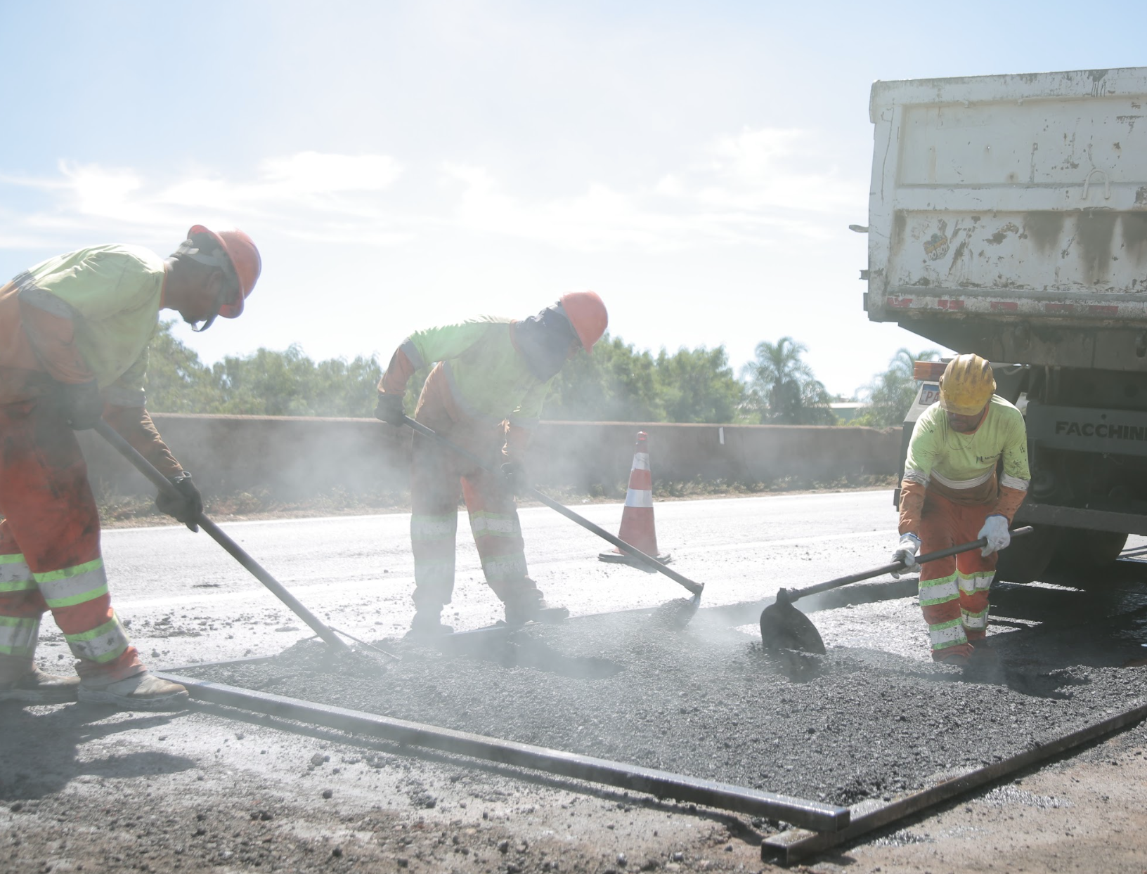 EPR Paraná realiza obras de pavimento e de conservação  nas rodovias do Lote 4 nesta terça-feira (5)