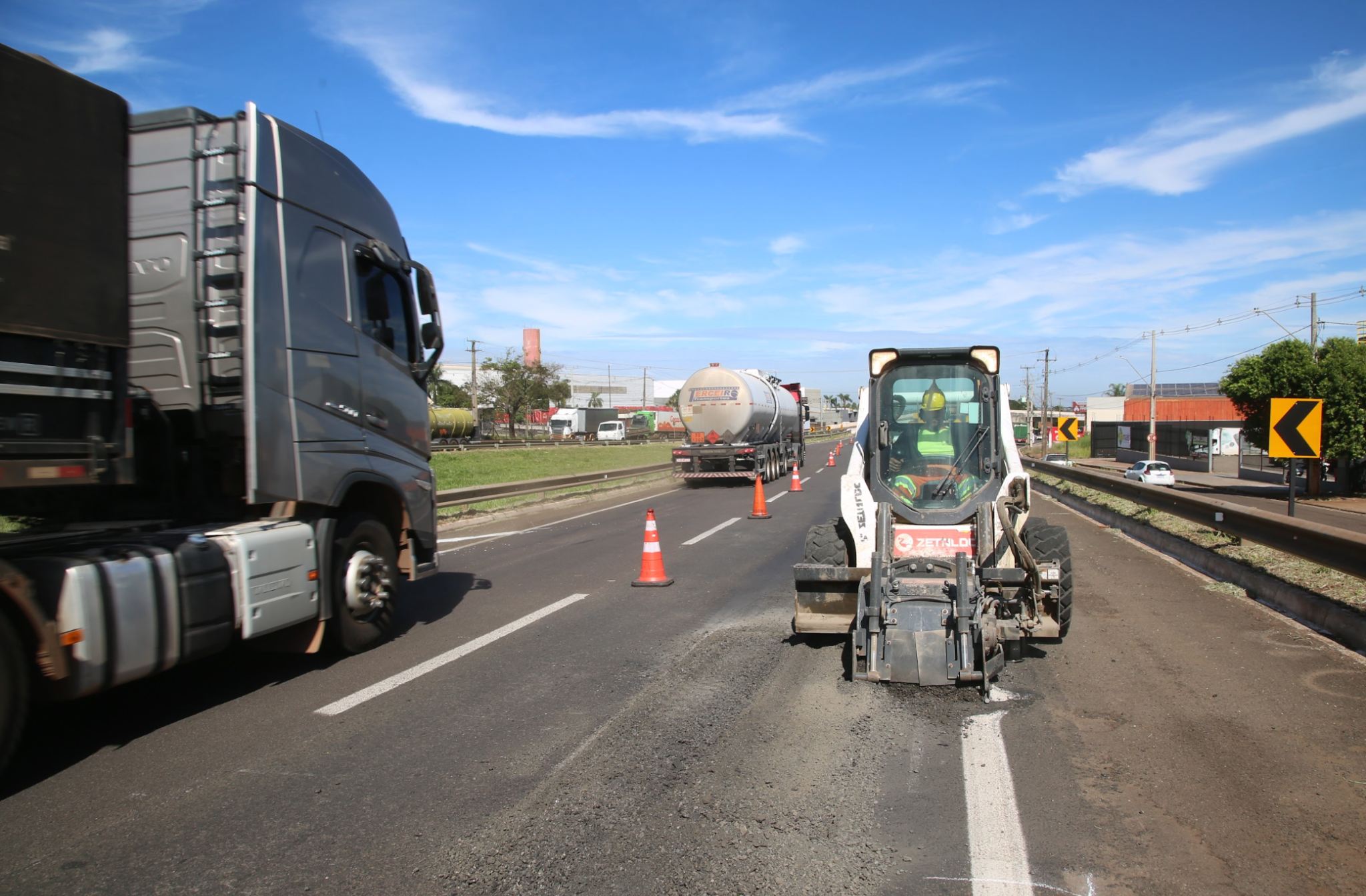 Segurança viária: EPR Paraná mobiliza frentes de trabalho e orienta motoristas sobre cronograma de obras nesta quarta-feira (1º)