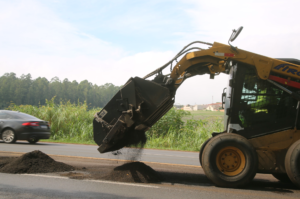 Rodovias recebem frentes de melhorias e conservação do pavimento nesta quinta (9)