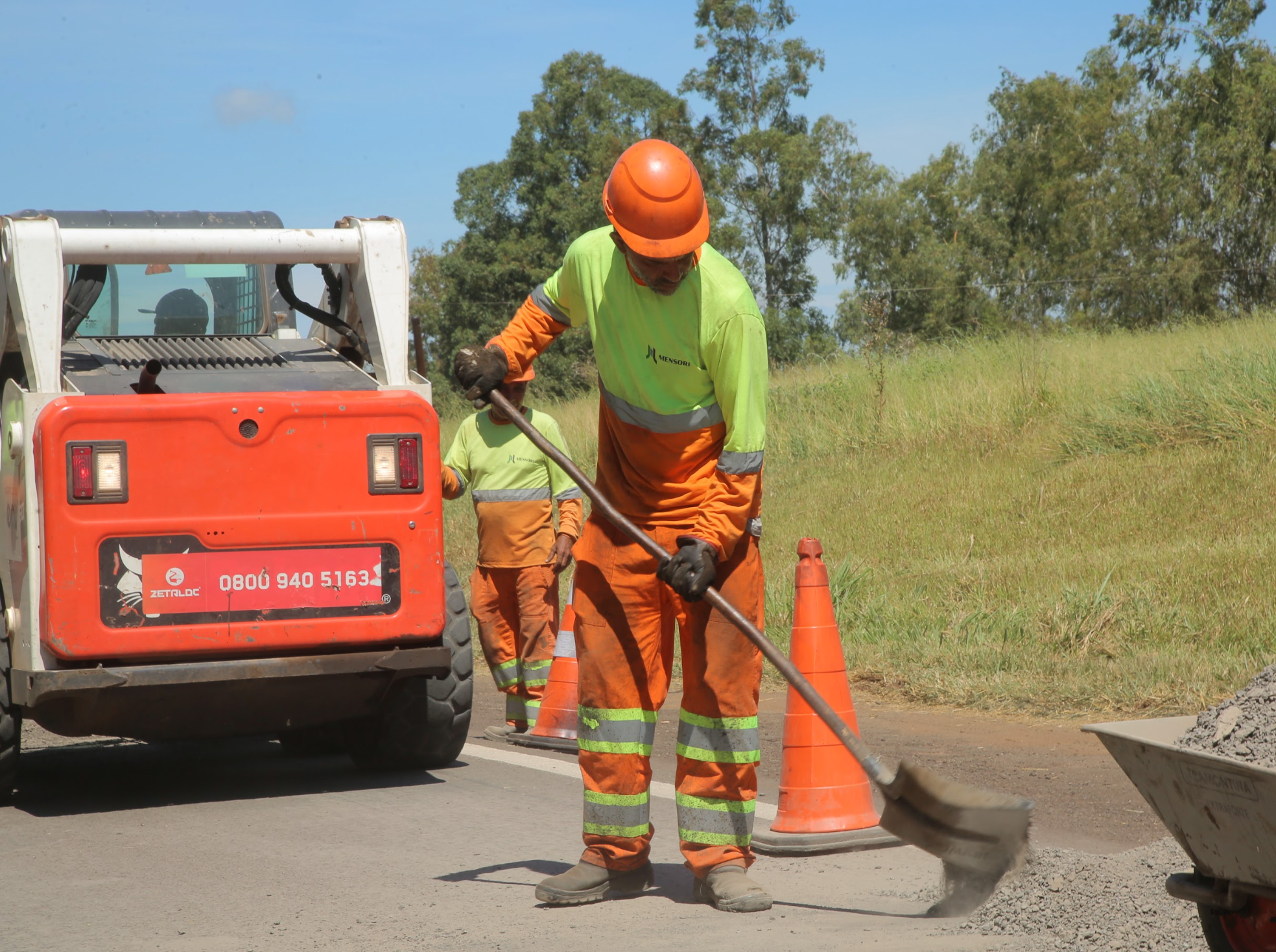 Com obras de pavimentação e manutenção em rodovias, EPR Paraná recomenda atenção aos desvios de faixa